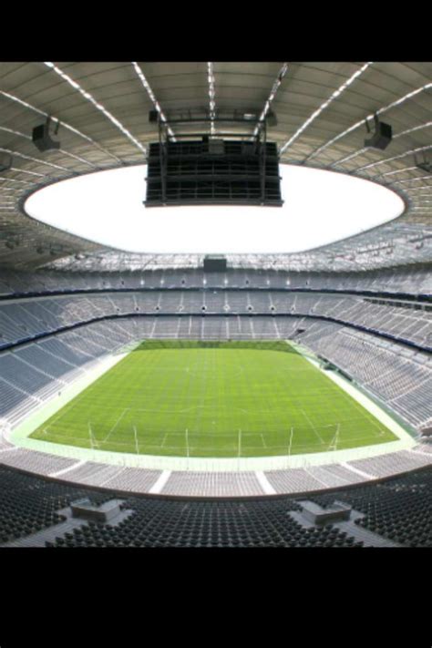 Das deutete der geschäftsführer der löwen, stefan ziffzer, in einem interview mit der münchner abendzeitung. Allianz Arena, casa del Bayern Munich y del TSV Munich ...