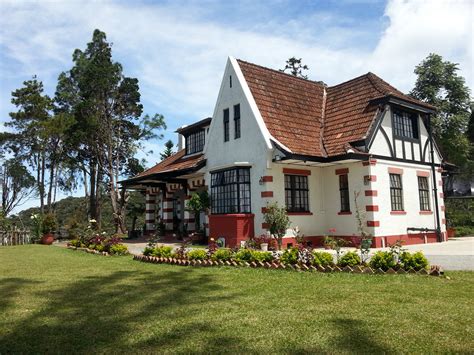 The bungalow is actually called moonlight bungalow, but it got its other name, thanks to the famous silk king of thailand. Tea time aux Cameron Highlands - Le Temps