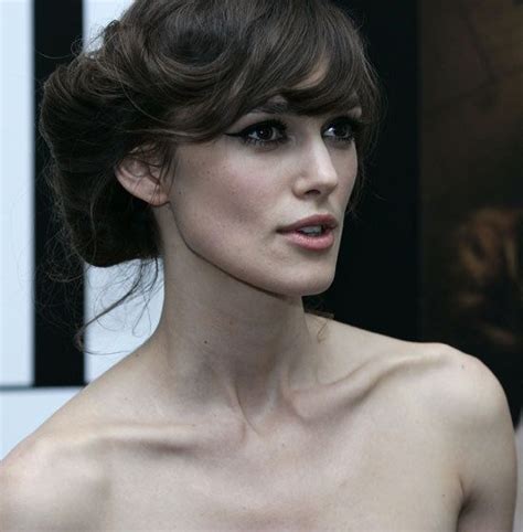 Keira Knightley Shows Off Clavicle Talks Boobs I Always Bare My Breasts Huffpost Entertainment