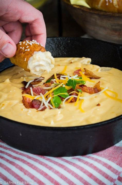 Bacon Beer Cheddar Dip Hot Cheddar Cheese Dip Made With Beer Is Great For Pretzels Bread