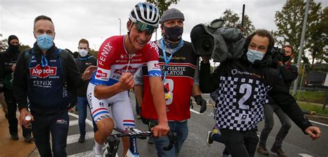 Mathieu van der poel ging zondag niet meer van start in de negende etappe van de tour de france. Mathieu van der Poel: "Combinatie Tour-Spelen wordt lastig ...