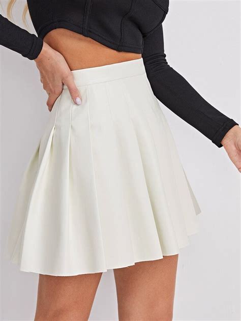 Épinglé sur Mini skirts