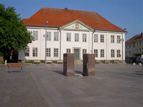 Unser leitbild gibt unserem geschäftsmodell eine klare ausrichtung. Ratzeburg, Rathaus, Herzogtum Lauenburg (22.05.2011 ...