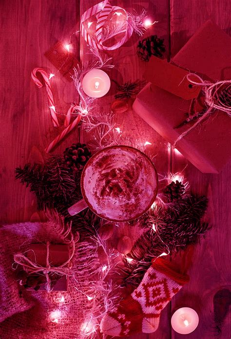 Download Vintage Christmas Red Wallpaper