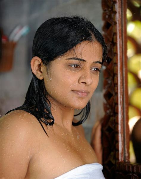 Wet Beauty Indian Girl Bikini Beautiful Indian Actress Hottest Photos