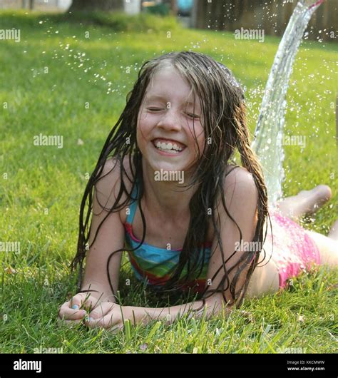Álbumes 104 Foto School Girls Enjoying My Outdoor Shower El último