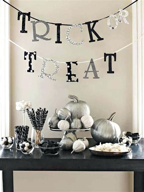 10 Fun And Spooky Black And White Halloween Decor Ideas Stylish