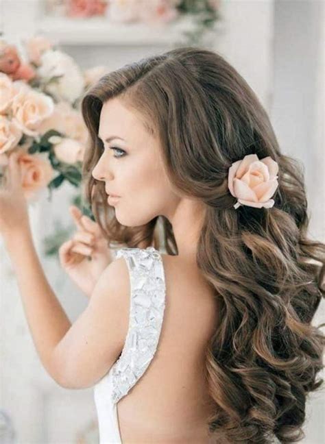 Women attending any wedding event should do their best to be unique and outshine anyone around them. 25 Beautiful Wedding Guest Hairstyle Ideas 2019 - SheIdeas