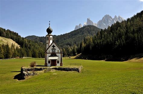 San Giovanni In Ranui Church Val Di Funes Dolomites Italy