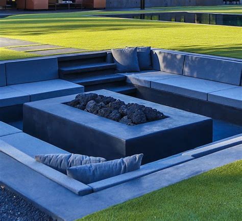 Modern Backyard Design Ideas Create A Sunken Fire Pit For