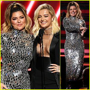 Vanessa is 25 years old. Shania Twain Sparkles in Silver in Second Grammys 2020 ...