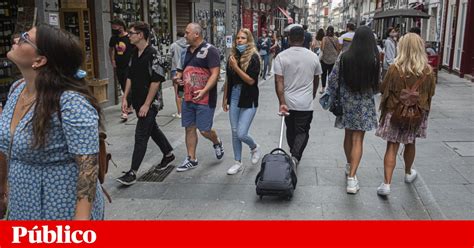 Prestem declaração, sob compromisso de honra, se a deslocação se realizar entre concelhos limítrofes ao da residência habitual ou na mesma área metropolitana; Covid-19: turistas podem circular entre concelhos apenas para chegar a alojamentos | Turismo ...