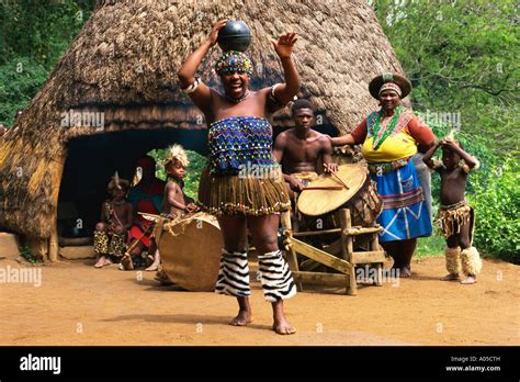 South Africa Phe Zulu Zulu Woman Dancing Stock Photo Alamy