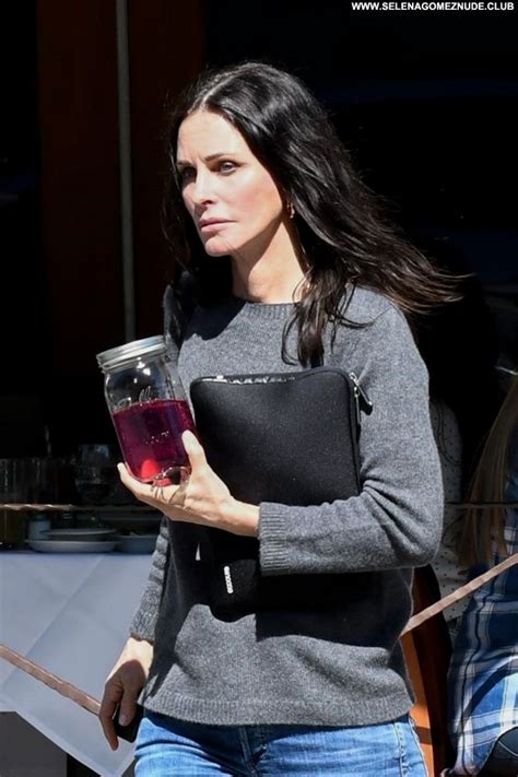 Courteney Cox Babe Posing Hot Celebrity Sexy Beautiful Famous And Uncensored