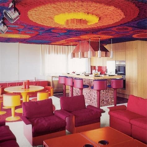 What seems to work are the earth tones, intricate patterning, use of wood, and often the sense of muted coziness. 1970s interior design | Retro interior design, Retro ...