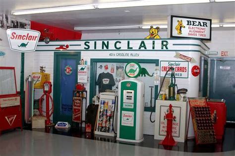 Vintage Sinclair Gas Memorabilia Sinclair Garage Art Garage Ideas