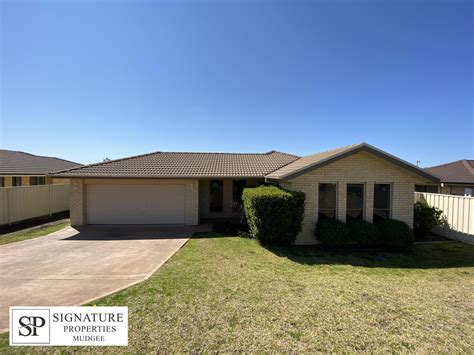 Four Bedroom Home In White Circle