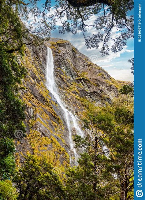 Earland Falls At The Famous Routeburn Track New Zealand Stock Photo