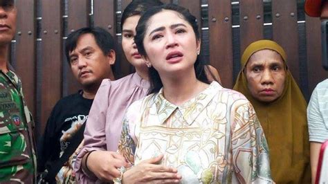 Air Mata Dewi Perssik Tumpah Mediasi Dengan Ketua Rt Usai Hewan Korban