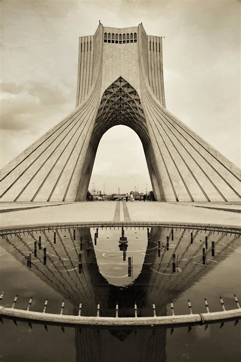 Azadi Tower Azadi Tower In Tehran Built In 1971 To Comme Flickr
