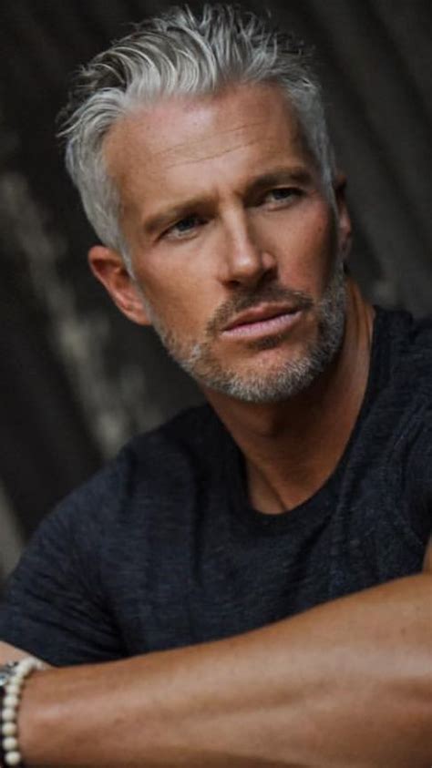 Pin By Mobee On Michael Justin Older Men Haircuts Grey Hair Men Men With Grey Hair