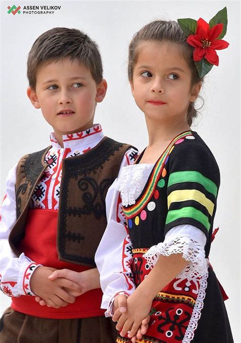 Pin By Галинъ Колевъ On Bulgarian Folklore And Customs Folk Costume