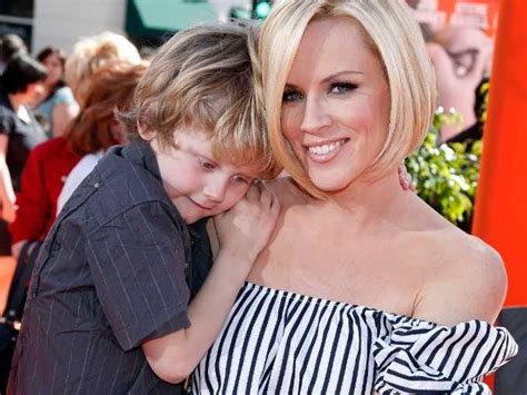 Jenny Mccarthy Slams Irresponsible Rumour Her Son Was Misdiagnosed
