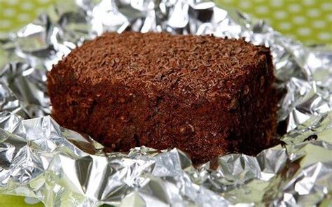 240 gramas de chocolate com 70% de cacau (sim, mudar a porcentagem de cacau influencia na textura final da sua mousse). Bolo gelado de chocolate | Receitas Gshow | Gshow