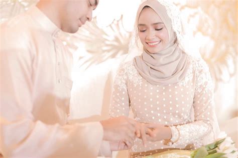 Ummi nazeera is a malaysian film and television actress. Ummi Nazeera Nikah Tertutup 23 Julai Lalu - Media Hiburan