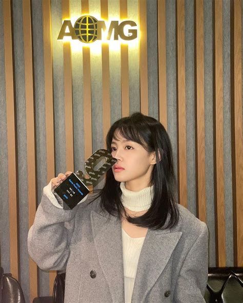 Lee Hi Thanks Fans After Her Single Holo Won At The 2020 Genie Music