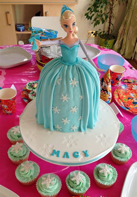Disney's Frozen Elsa barbie doll cake | Elsa doll cake, Doll cake