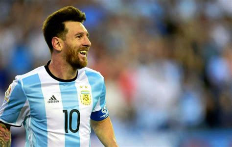 Jun 03, 2021 · lionel messi will be desperate to help argentina qualify for the 2022 fifa world cup in qatar as that could possibly be his last opportunity to win a big tournament with his national side. Messi lució la nueva camiseta de la Selección Argentina ...