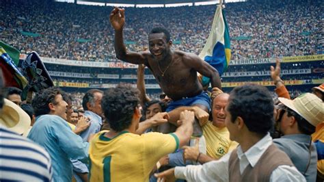 Pelé Hat Trick 🔥 Best Match Against Barcelona ⚽ Pele Scored 3 Goals