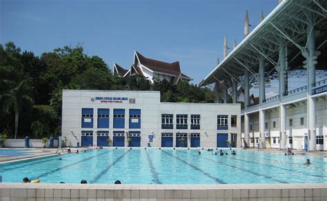 Pusat akuatik perak amanjaya atau dahulu dikenali sebagai kompleks kolam renang majlis bandaraya ipoh (mbi) akan dibuka semula kepada umum menjelang 1 mei tahun ini. Pusat Akuatik Shah Alam Swimming Class - Umpama s