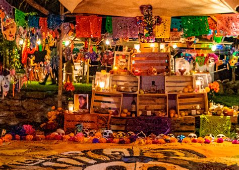 Día De Muertos Festival De Tradiciones De Vida Y Muerte