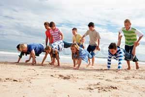 A más de los beneficios académicos, estos juegos. Mi Sala Amarilla: Juegos recreativos en la playa