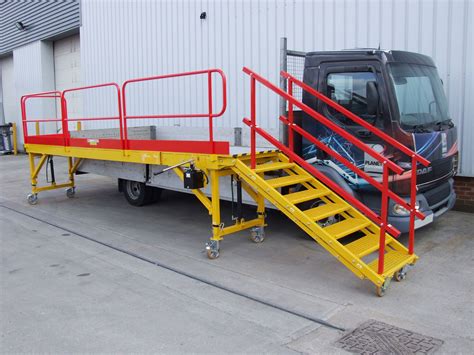 Vehicle Access Platforms Bus Hgv Motorhome Working At Height