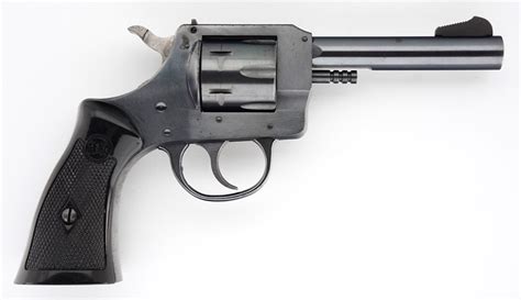 Harrington And Richardson Handr Model 732 Guardsman Double Action 32 Sandw Revolver For Sale At