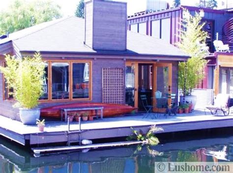 Contemporary Floating Homes Offering Unique Green Living In Waterfront