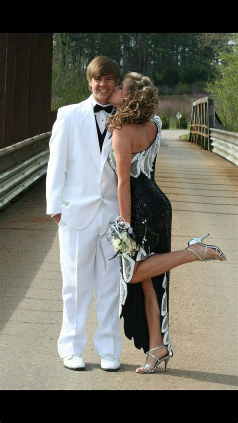 Cute Kissing Pose Prom Pictures White Formal Dress Kissing Poses