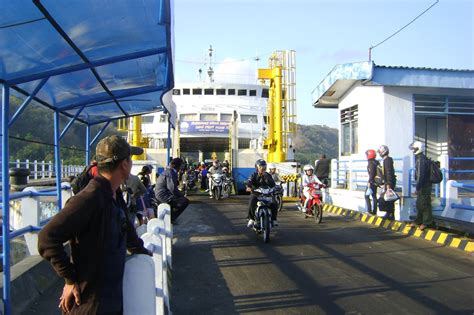 Inilah lowongan kerja hotel terbaru di lombok 2020. Cerita Liburan Bersama Kapal ASDP Indonesia Ferry - AINUN ...