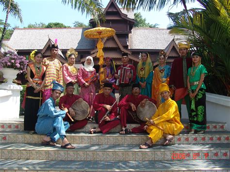 ˈnəgəri səmbiˈlan) is a state in malaysia which lies on the western coast of peninsular malaysia. Fakta Perkahwinan Orang Melayu Melaka ~ ScaniaZ