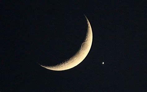 see venus and the moon in a rare celestial sight this week