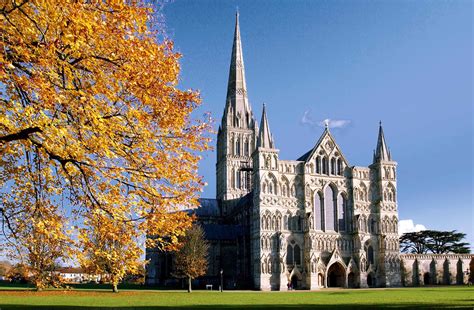 Salisbury Cathedral Sightseeing Tour Twelve Transfers