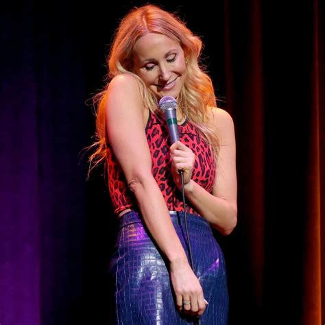 Meet Nikki Glaser Hot Stand Up Comedian From Usa Zestvine 2024