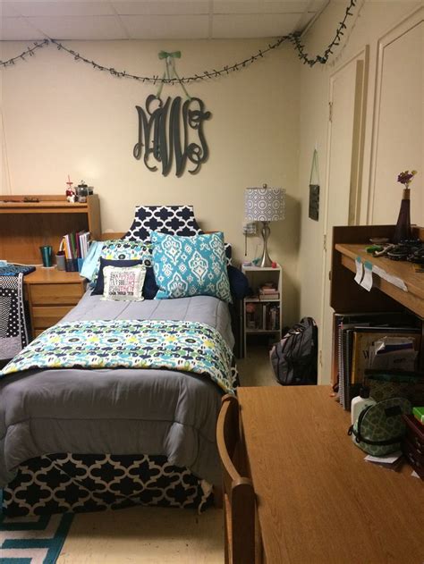 my baylor freshman dorm room i have one artsy mama who sewed all the pillows and bed skirt etc