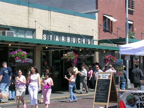 First Starbucks Founded In 1971 Right Here In Pike Place Flickr