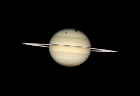 Ça se passe là haut...: Pluie d'Anneaux Sur Saturne
