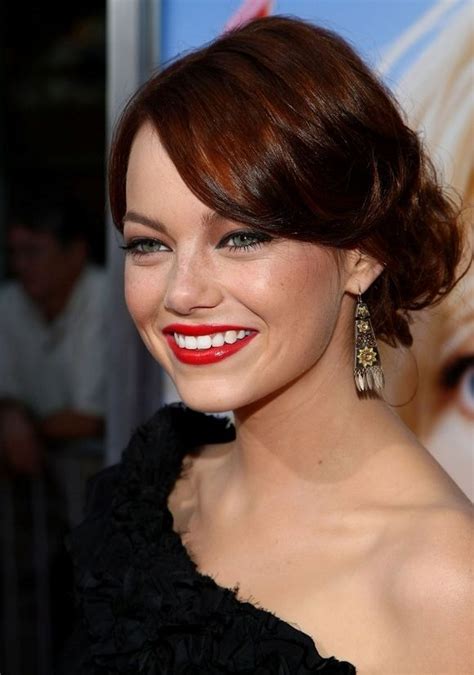 23 Signs Youre Addicted To Bright Lipstick Emma Stone Hair