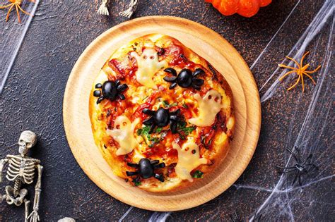 Halloween Pizza With Cheese Ghosts And Olive Spider How To Make Recipes